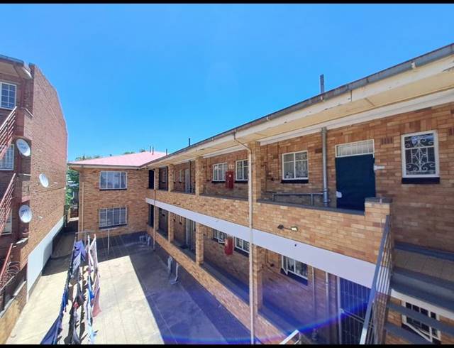 1 BEDROOM APARTMENT FOR SALE IN PRIMROSE